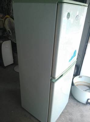 容聲冰箱196升 8成新僅售600元，老款機型制冷強勁，性價比之選